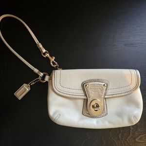 Vintage Y2K Coach Legacy Turnlock Ivory Wristlet